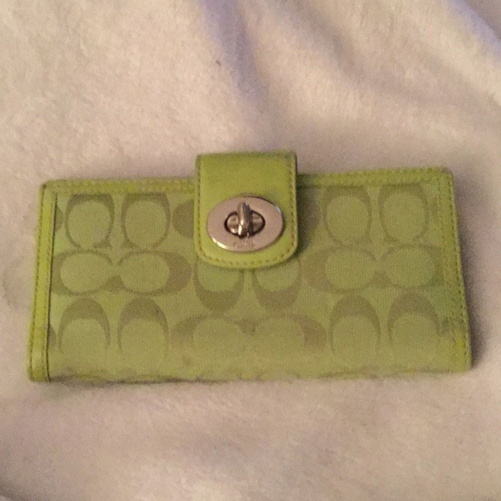 NWOT Coach wallet in a lime color.